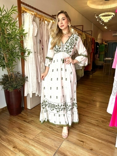 VESTIDO INDIANO BORDADO na internet