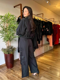 CONJUNTO JAQUETA CORTA VENTO E CALÇA - comprar online