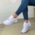 Tênis casual gold feminino com cadarço, bico redondo e raso, esportivo para caminhada e dia a dia. - comprar online