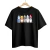 Camiseta preta oversized com estampa de cinco gatinhos fofos usando toucas coloridas de inverno