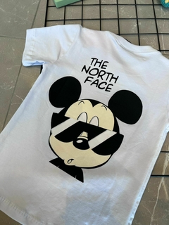 Camiseta The North Face Mickey Branca na internet