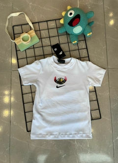 Camiseta Nike Stitch Branca - comprar online