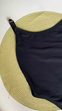 MAIÔ CALIENTE na internet
