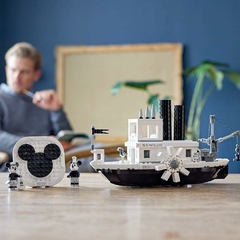 LEGO Ideas 21317 Disney Steamboat Willie - comprar online