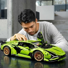 Carro em miniatura LEGO 42115 Technic Lamborghini Sián FKP 37 3.696 peças - comprar online