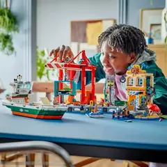 LEGO 60422 My City Porto à Beira-mar com Navio de Carga