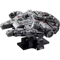 LEGO Star Wars 75375 Millennium Falcon 921 peças - comprar online