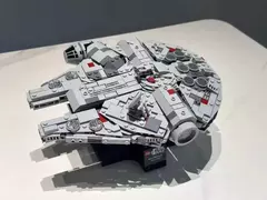 LEGO Star Wars 75375 Millennium Falcon 921 peças - Bloco Mundo