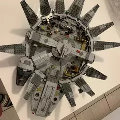 Star Wars Nave Millennium Falcon - Lego 75105
