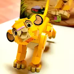 LEGO Disney Classic O Rei Leão Simba Filhote 43243 - Bloco Mundo