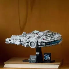 LEGO Star Wars 75375 Millennium Falcon 921 peças - loja online