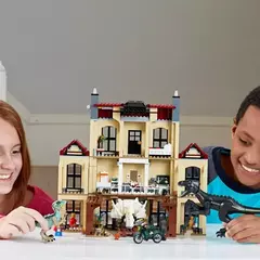 Imagem do Lego Jurassic World - Indoraptor em Fúria No Estado de Lockwood 75930