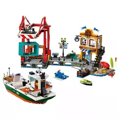 Imagem do LEGO 60422 My City Porto à Beira-mar com Navio de Carga
