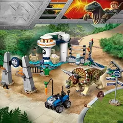 LEGO Jurassic World 75937 Triceratops Rampage 447 peças - loja online