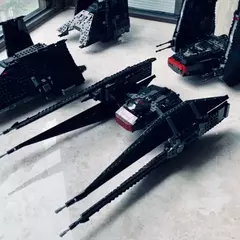 Blocos de montar Lego Star Wars Kylo Ren's Tie Fighter 75179 648 peças