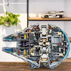 LEGO Star Wars Millennium Falcon 75192 - Bloco Mundo