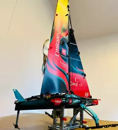 Imagem do LEGO 42174 Technic Iate Emirates Team New Zealand AC75