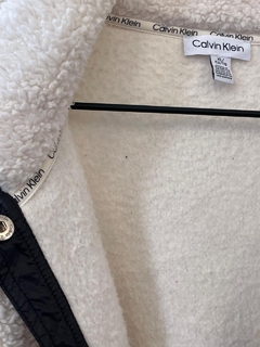BUZO Y2K CALVIN KLEIN - SOCIAS ARCHIVO