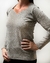 REMERA ESCOTE CORAZÓN CON DETALLES EN PLATA - tienda online
