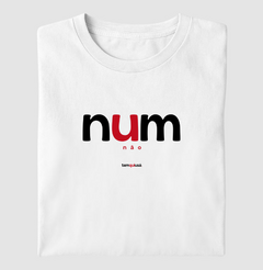 NUM – Camiseta Algodão 30.1 (Cores Claras – Masculina e Feminina) - comprar online