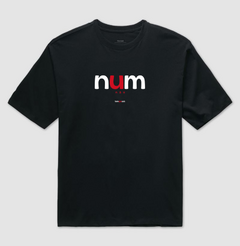 NUM – Camiseta Oversized Unissex (Preta) - comprar online