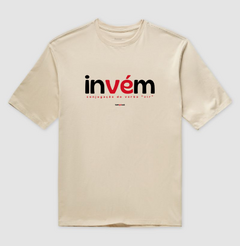 INVÉM – Camiseta Oversized Unissex (Off White e Areia)