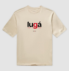LUGÁ – Camiseta Oversized Unissex (Off White e Areia)