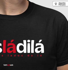 PUSLADILÁ – Camiseta Algodão 30.1 (Cores Escuras – Masculina e Feminina) - comprar online