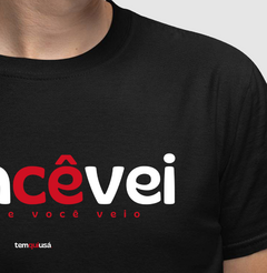 DONCÊVEI – Camiseta Algodão 30.1 (Cores Escuras – Masculina e Feminina) - Tem Qui Usá