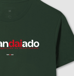 ESGANDAIADO – Camiseta Algodão 30.1 (Cores Escuras – Masculina e Feminina) - Tem Qui Usá