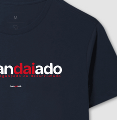 ESGANDAIADO – Camiseta Algodão 30.1 (Cores Escuras – Masculina e Feminina) - Tem Qui Usá