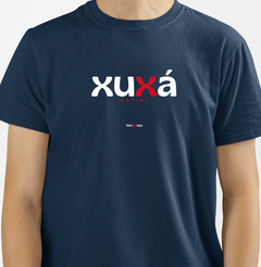 XUXÁ – Camiseta Algodão 30.1 (Cores Escuras – Masculina e Feminina) - loja online