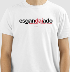 ESGANDAIADO – Camiseta Algodão 30.1 (Cores Claras – Masculina e Feminina) - comprar online