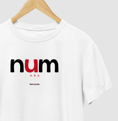 NUM – Camiseta Algodão 30.1 (Cores Claras – Masculina e Feminina) - loja online