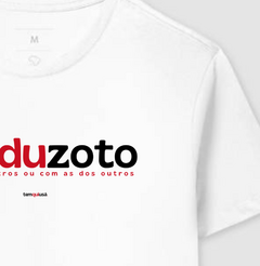 CASDUZOTO – Camiseta Algodão 30.1 (Cores Claras – Masculina e Feminina) - loja online