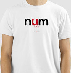 NUM – Camiseta Algodão 30.1 (Cores Claras – Masculina e Feminina) - comprar online