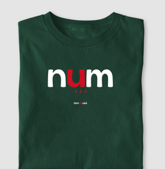 Imagem do NUM – Camiseta Algodão 30.1 (Cores Escuras – Masculina e Feminina)
