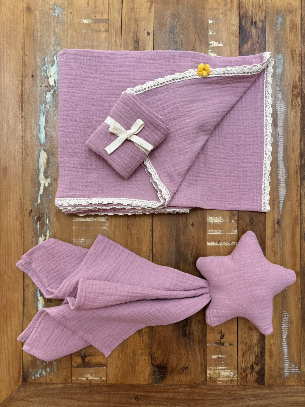 Kit com Lençol, Naninha e Fralda de Boca