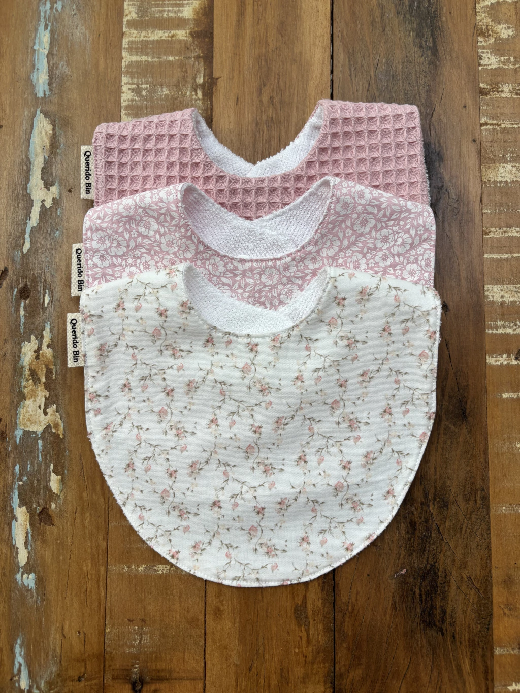 Babador estampado - floral branco