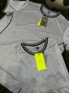 Camiseta deportiva en internet