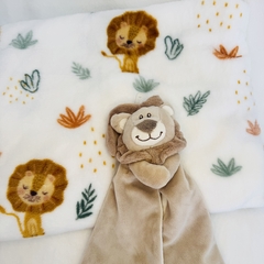 Kit Presente Bebê Leãozinho – manta super macia + Naninha - Carrossel | Espaço do bebê