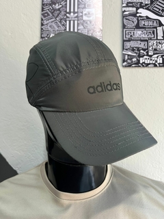 Boné Ad Trefoil Edge - Impermeável - comprar online