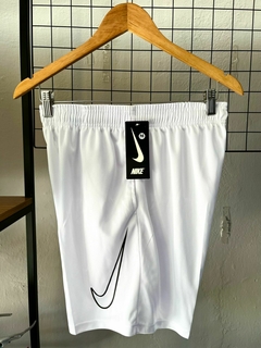 Short Nk facão vazado - Dry Fit - Donville Comércio Varejista Ltda