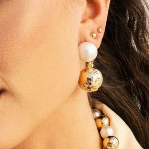 BRINCO PEROLA E DOURADA