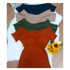 Blusinha Feminina Ombro a Ombro Manga Curta em Malha Canelada