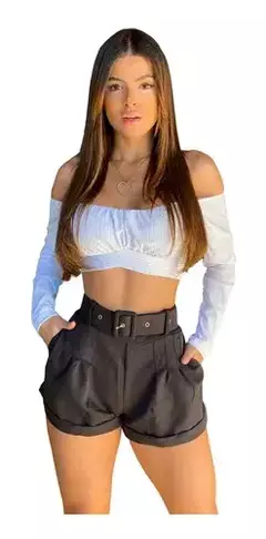 Imagem do Short Feminino Cintura Alta Com Cinto E Bolsos Em Alfaiataria