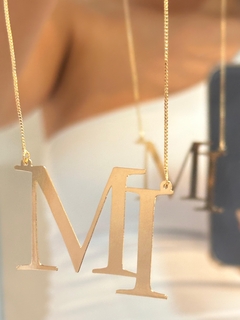 Colar Semijoia Monograma Dourado
