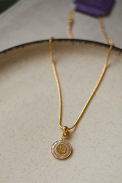 Colar Cordão Liso Medalha São Bento Pedraria Cravejada Dourada