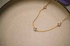 Colar Mini Borboletas Brancas Dourado