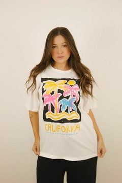 MAX FEMININA OVERSIZED CALIFORNIA - Lumiar Solar